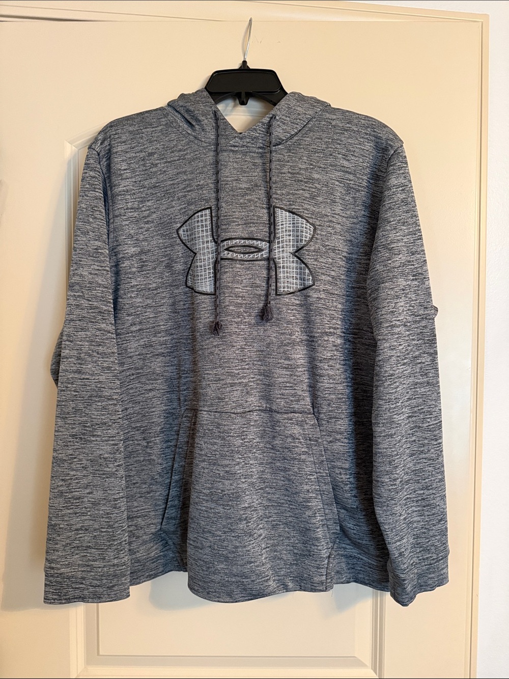 Under Armour Men’s Heather Gray Pullover Hoodie with Logo